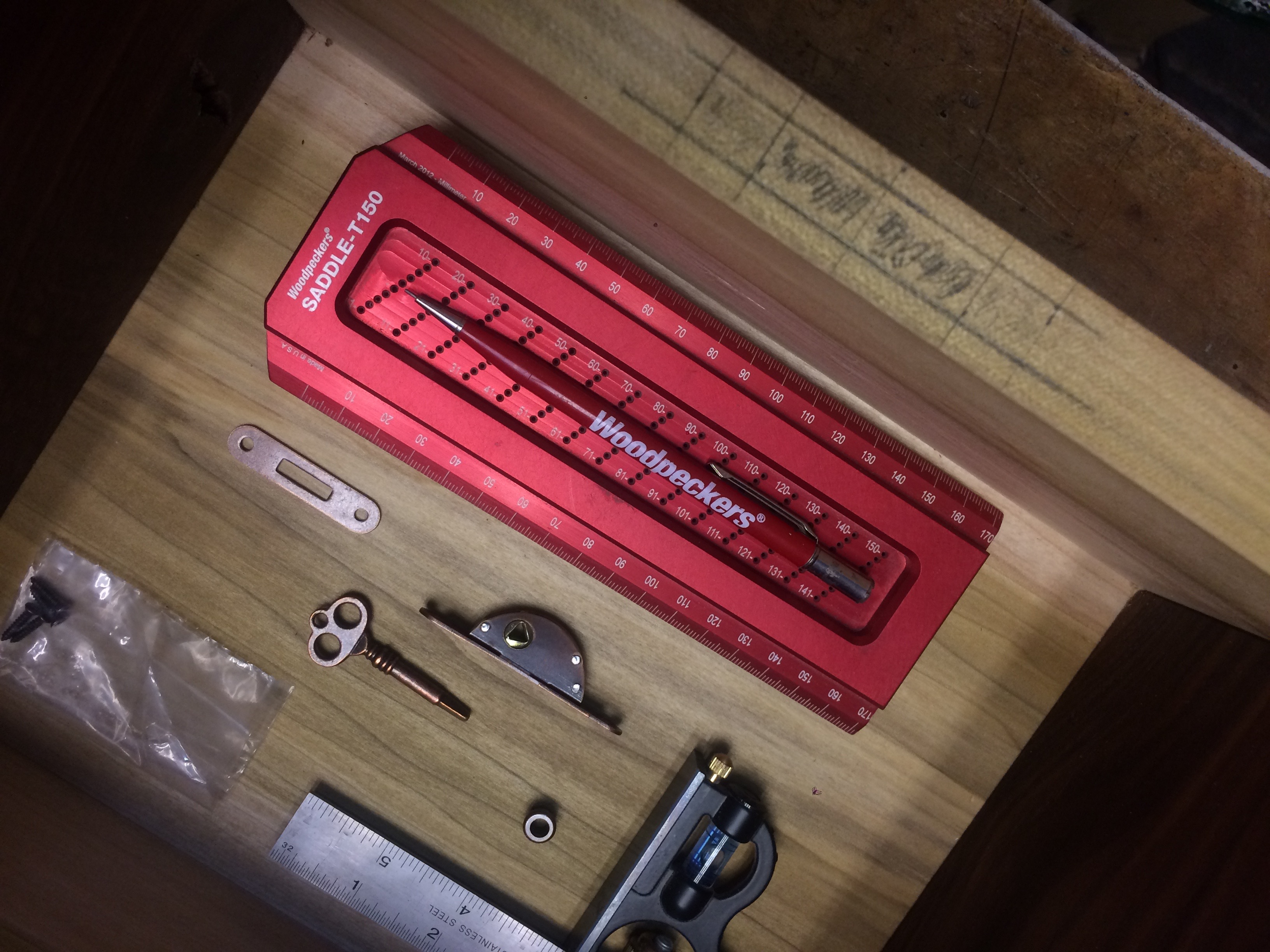 taller, loc, los originales contratistas, monterrey, interiores, diseño, design, interior, architecture, arquitectura, mural, pintura, instalacion, carpinteria, arte, mexico, woodpecker, tools